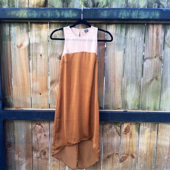 🌻HP🌻 Urban Outfitters 2toned gold dress
