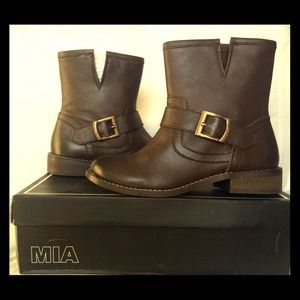 Dark brown leather upper ankle boots w/gold buckle