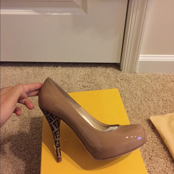 Shoes - Picture 4 of 4