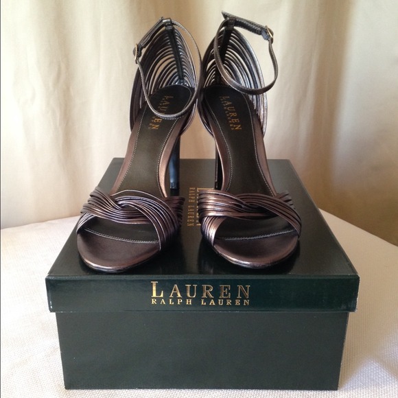 Brand new Lauren Ralph Lauren Graphite Shoe