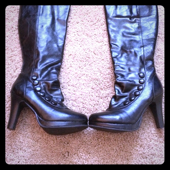 Madden Girl Boots with Bottons