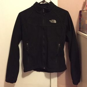Women's North Face Jacket - RESERVED