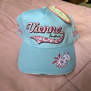 Light blue Vienna Velcro-cap