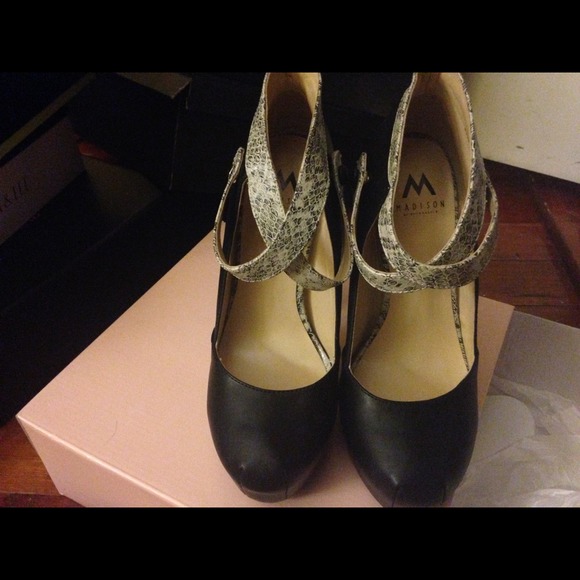 Shoes!!! - Picture 3 of 4