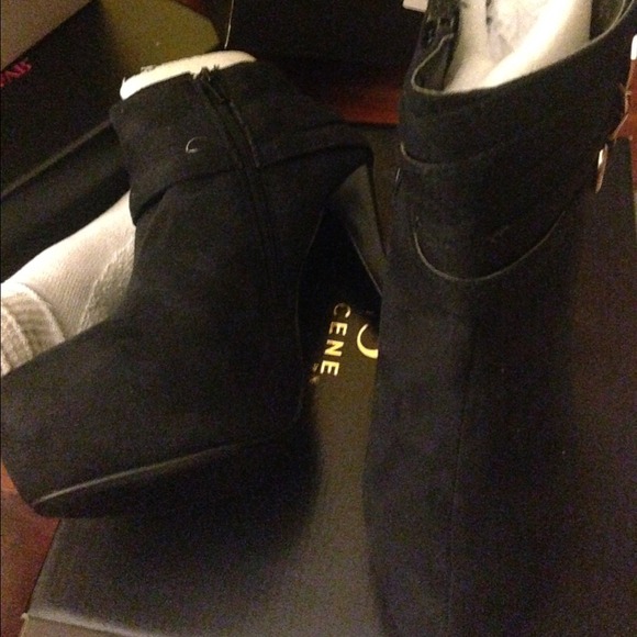 Shoes - Picture 2 of 3