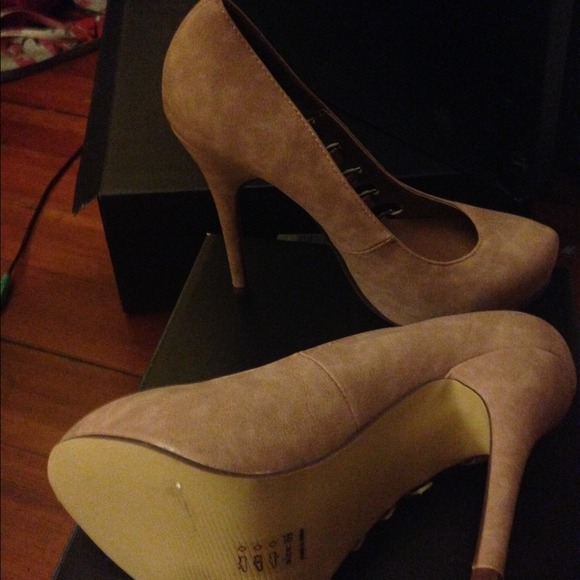 Shoes - Picture 3 of 3