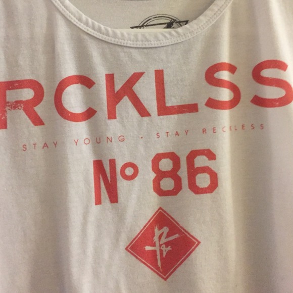 Crop top - Picture 2 of 3