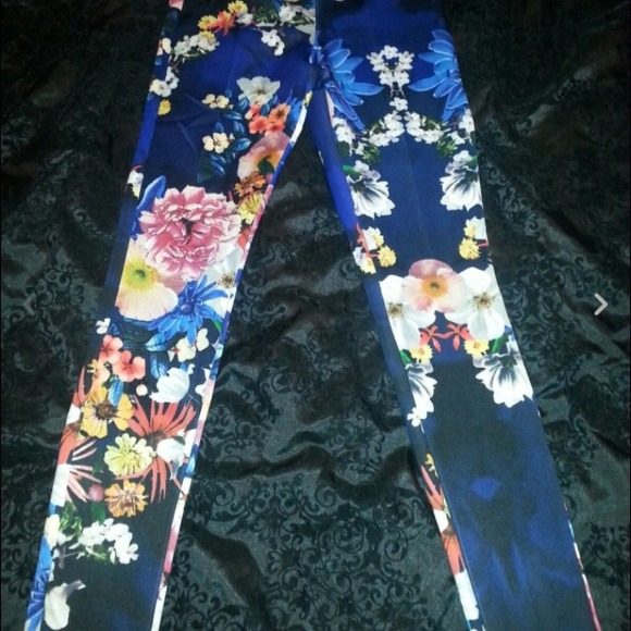 Express Pants - NWT Fabulous Leggings by Express New S