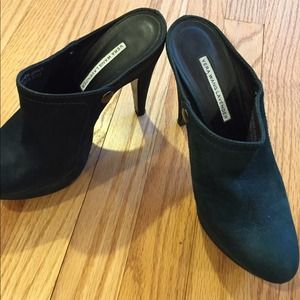 *REDUCED*Vera Wang Lavender Aqua Leather Mules 7.5