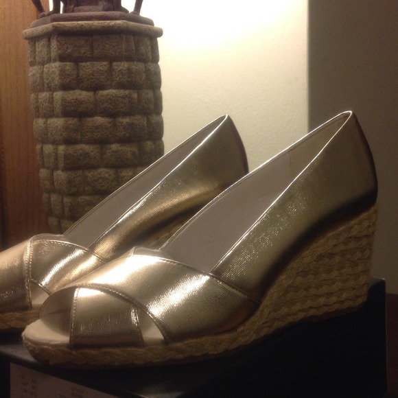 Brand new gold wedges