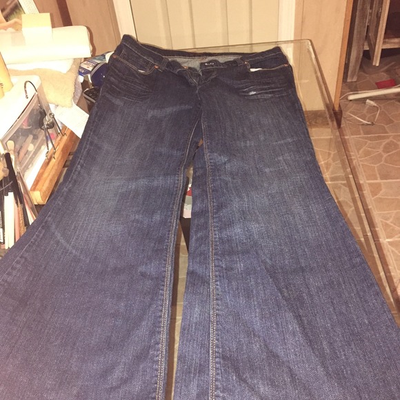 Re-Poshing due to big butt.