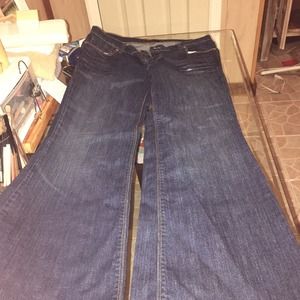 Re-Poshing due to big butt.