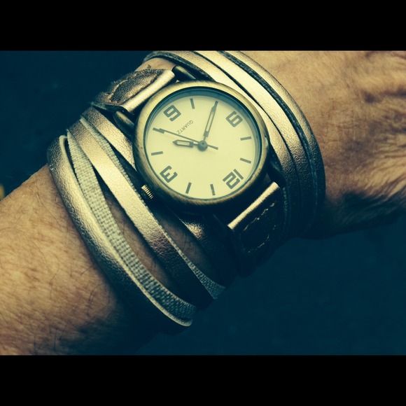 Quartz ladies watch