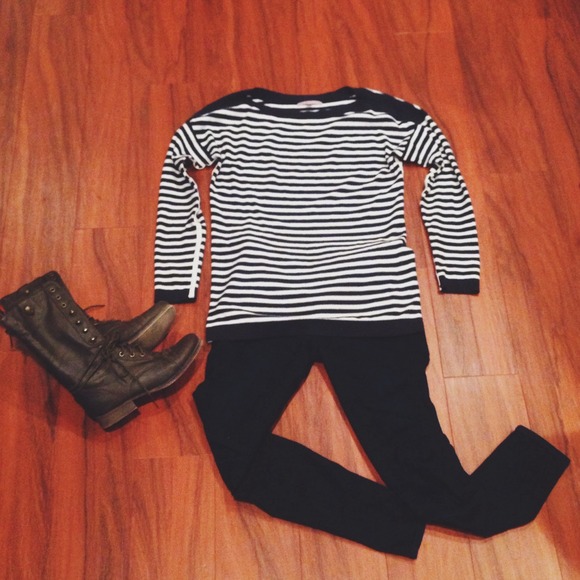 White & Navy Blue Striped Boatneck Sweater!