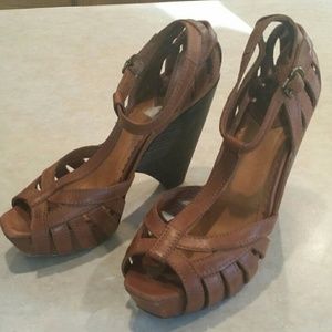 Leather wedge sandals