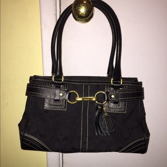 Medium size coach purse