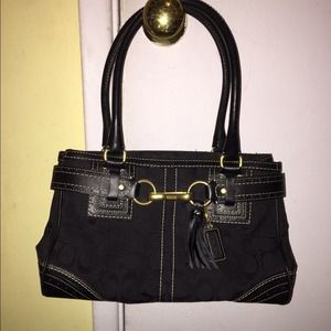 Medium size coach purse