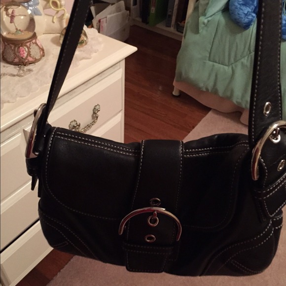 Authentic shoulder coach purse