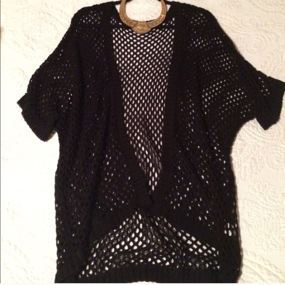 BUNDLE Fish net jacket and Tory Burch flip flops!