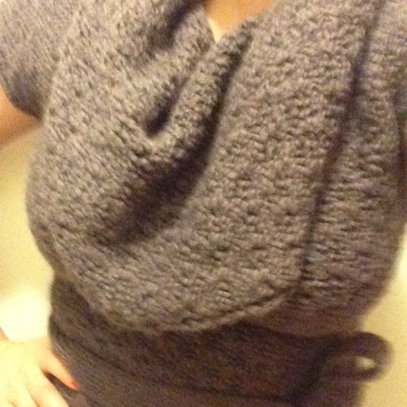 Gorgeous long sweater. - Picture 2 of 3