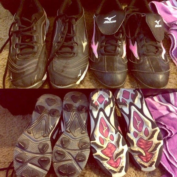 Metal and rubber softball cleats