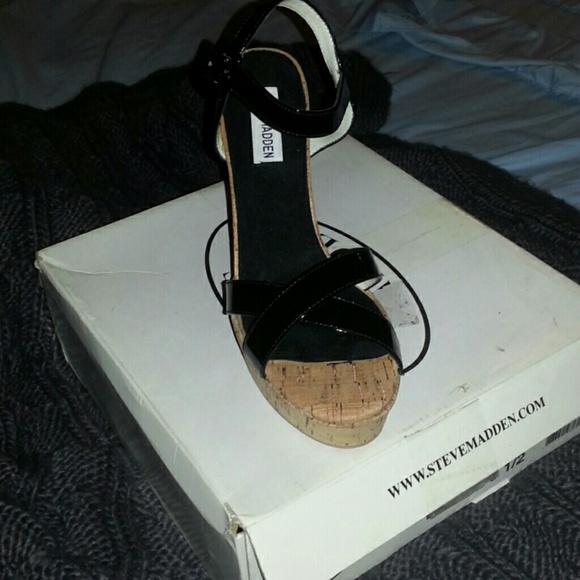 Steve Madden - Picture 2 of 2
