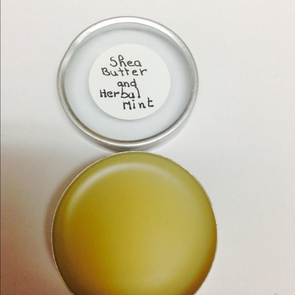 Shea butter lipbalm - Picture 4 of 4