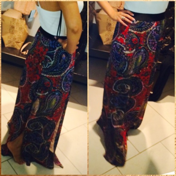 BEBE PRINT DOUBLE SLIT MAXI SKIRT - Picture 4 of 4