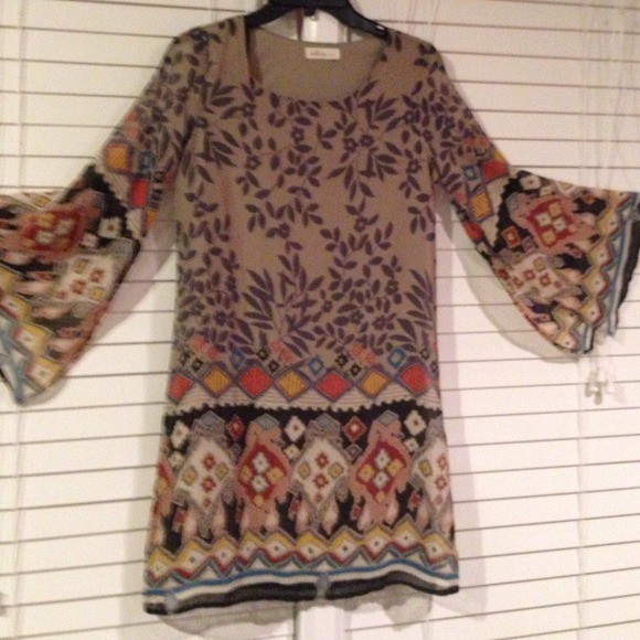 Dress - Picture 3 of 4
