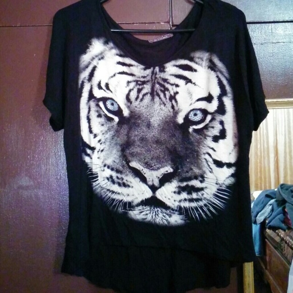 Black tiger crop top.