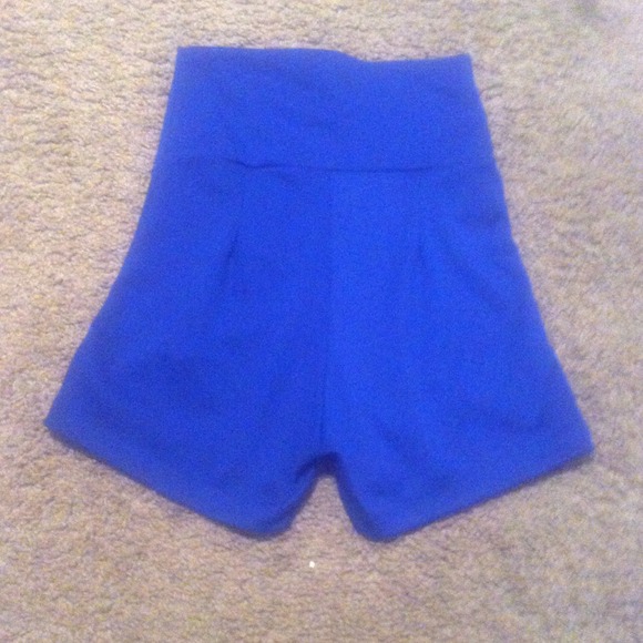 REDUCED PRICE 💦 High-Waist Shorts