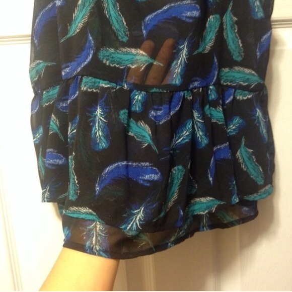 Chiffon Feather Tank - Picture 3 of 3