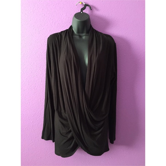 Criss cross long sleeve top