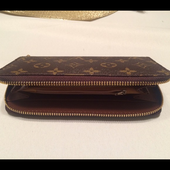 Fashion Zip Wallet