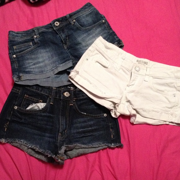 2 mossimo shorts and 1 Levi's