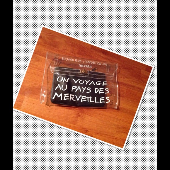 Oversized plastic clear clutch