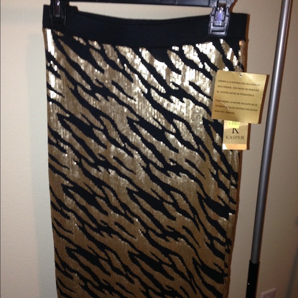 Kasper pencil skirt