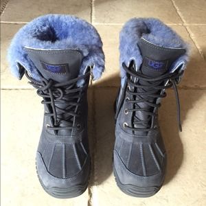 UGG Australia Adirondack boots (size 7W)