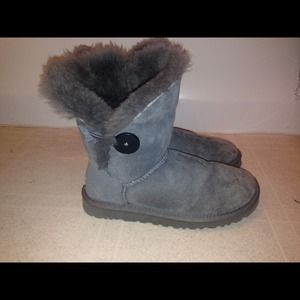 UGG BOOTS! Perfect for fall/winter (: