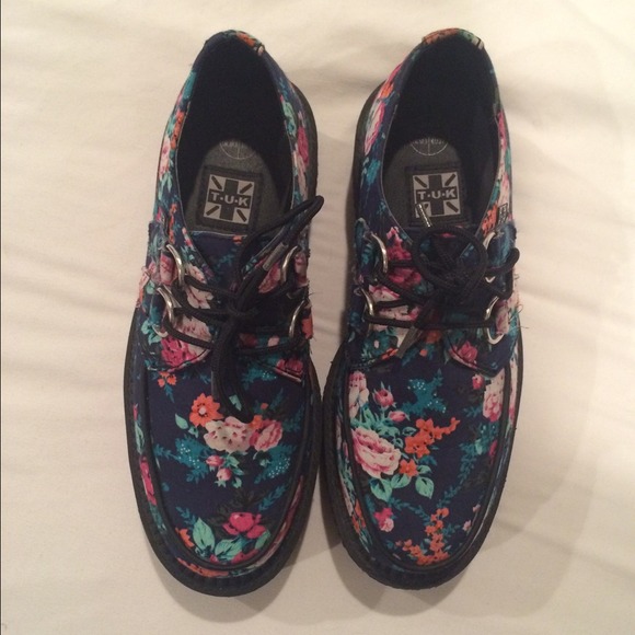 Floral creepers