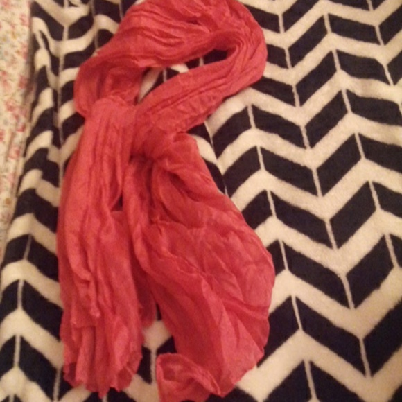 Red fluffy scarf.