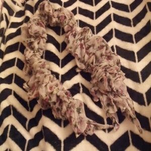 White floral, scrunchy scarf