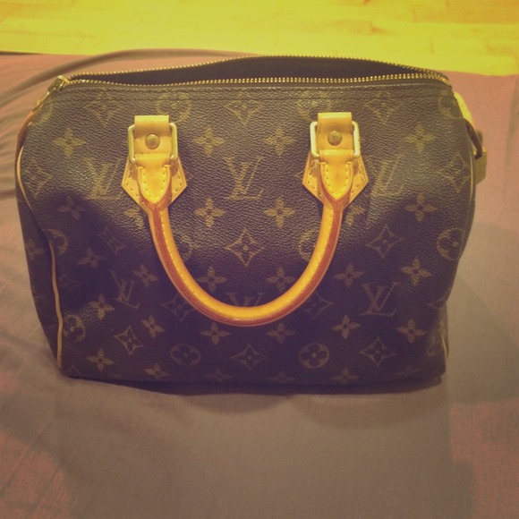 sold!❌⭕️❌⭕️‼️Authentic Louis Vuitton Speedy 25 😍