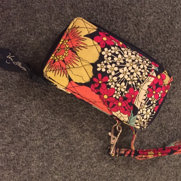 Vera Bradley All in One Wristlet!