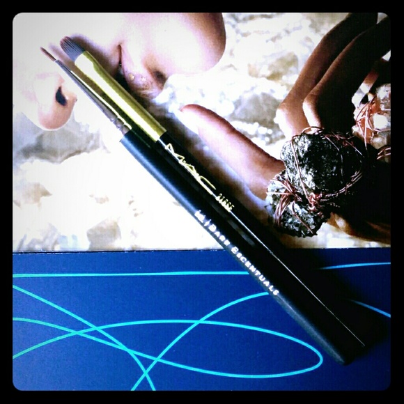 MAC Cosmetics Other - MAC 316SE Lip & Bare Escentuals Eyeliner Brushes