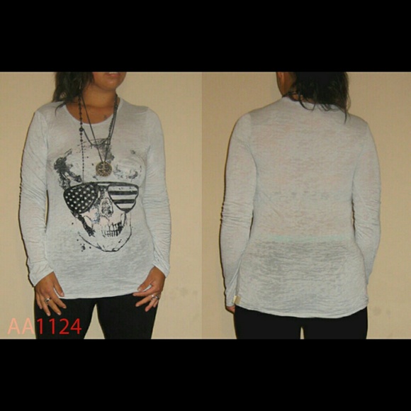 Grey skull long sleeve shirt