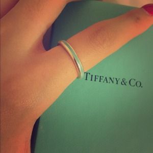 SALE: TIFFANY&CO. ring in sterling silver