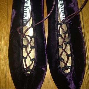 Ann Klein II velvet ballerina flats