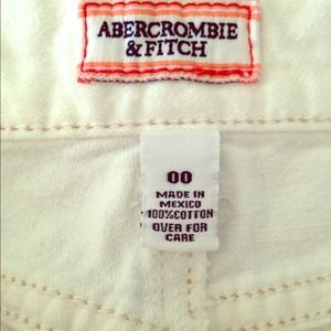 Abercrombie & fitch white skirt! Size 00