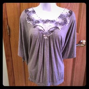 Gray Romeo &Juliet Couture batwing sleeve top